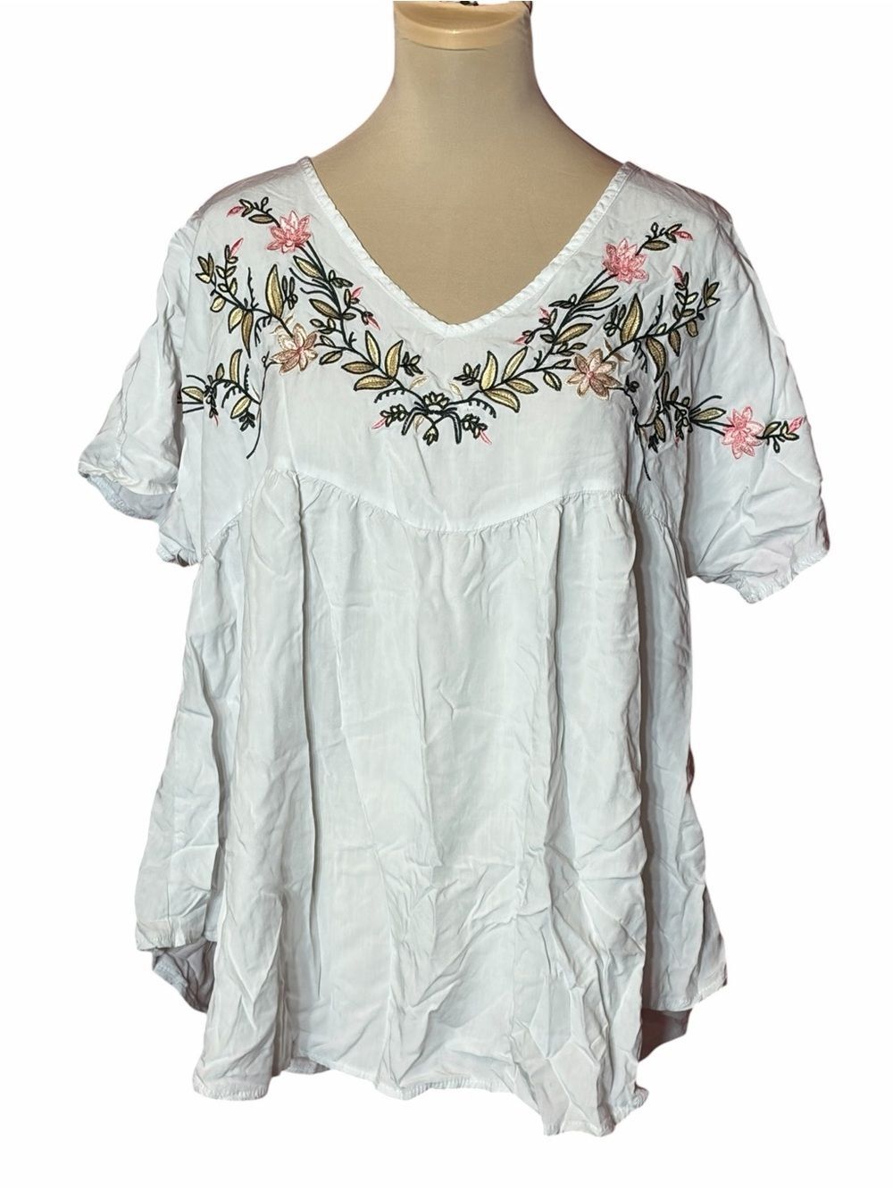 Emery Rose White Embroidered Floral Tunic Top Boho V-Neck Short Sleeve XL